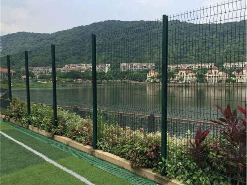 水庫圍欄