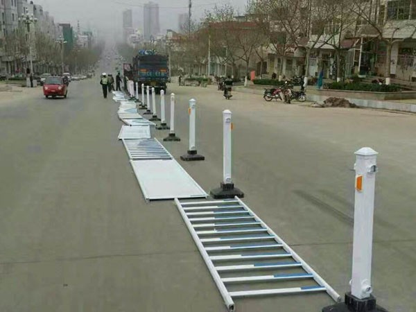 廣告板護(hù)欄
