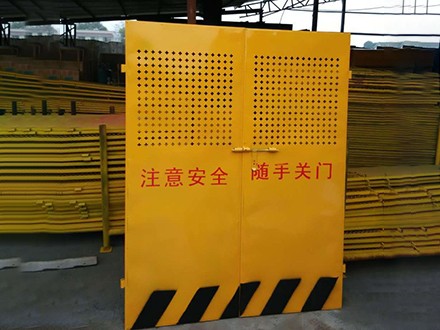 電梯防護門